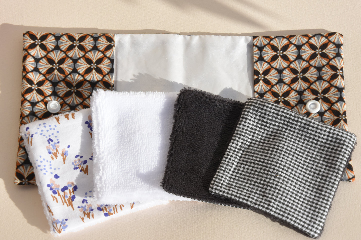 Pochette pratique et ses 4 cotons réutilisables