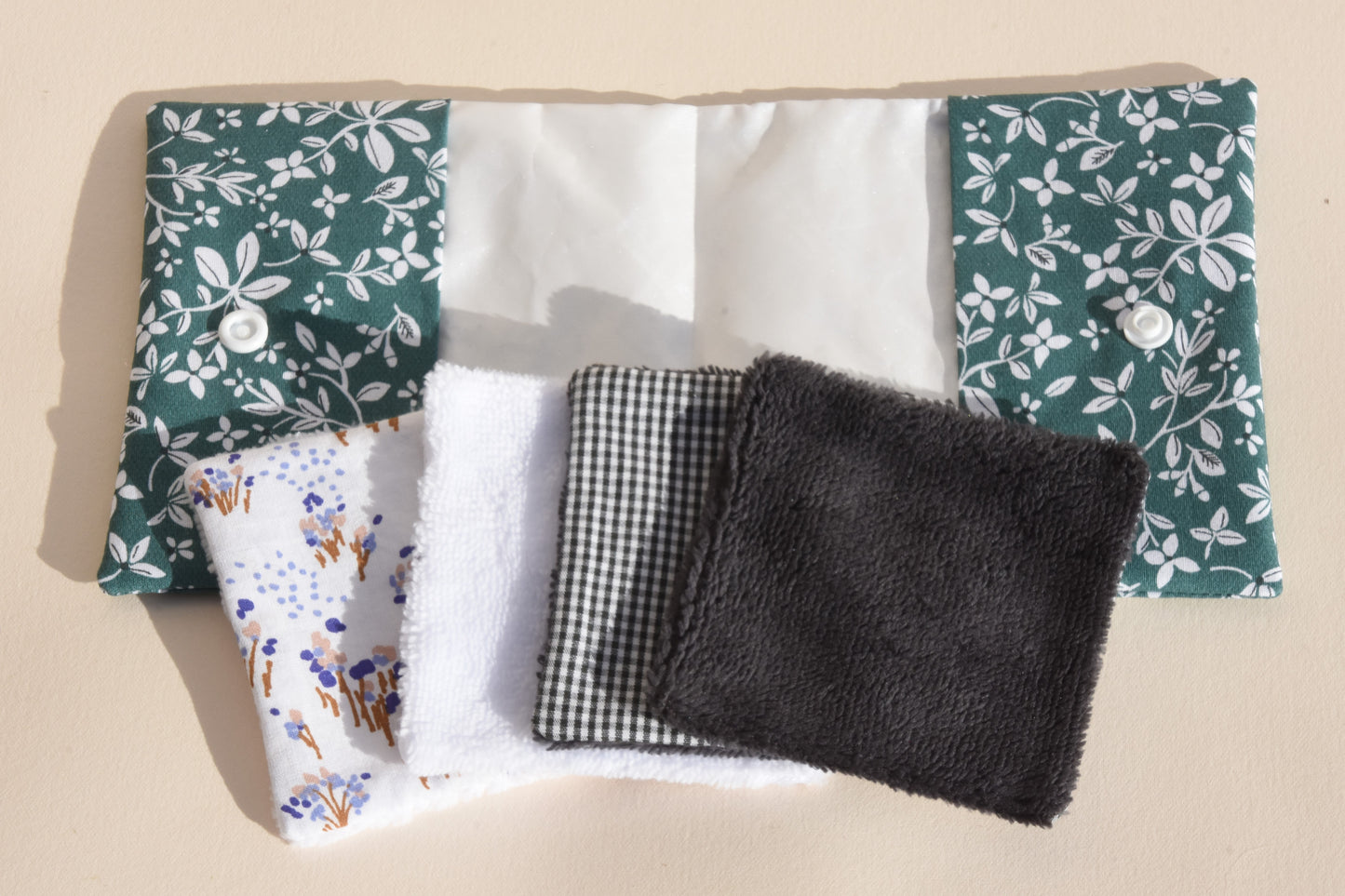 Pochette pratique et ses 4 cotons réutilisables