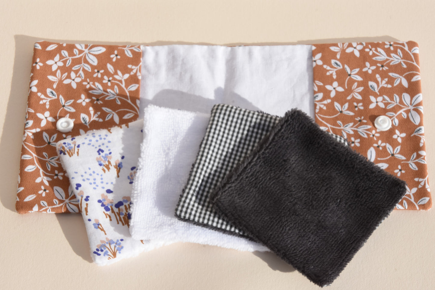 Pochette pratique et ses 4 cotons réutilisables